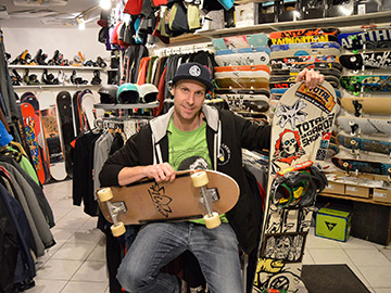 Železářství a skateshop. Tradice dělaná srdcem.